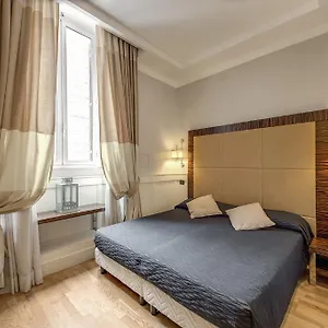 Hotel 939, Roma